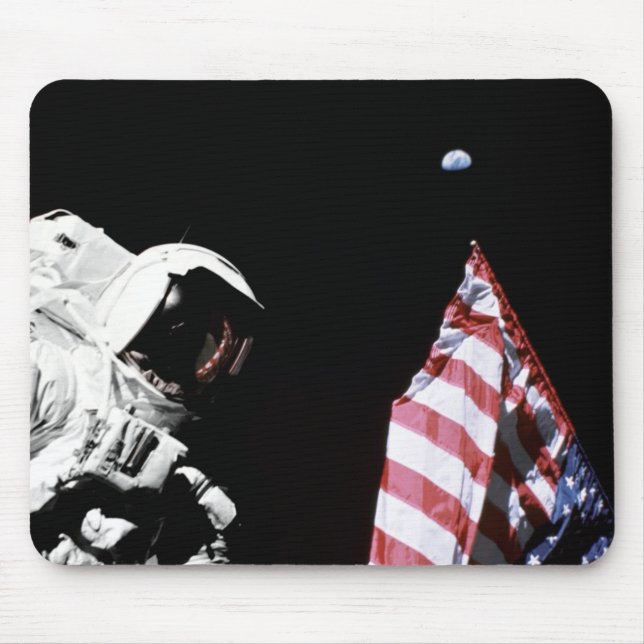 NASA Apollo 17 Astronaut Flagga Earth Måne Photo Musmatta (Framsidan)
