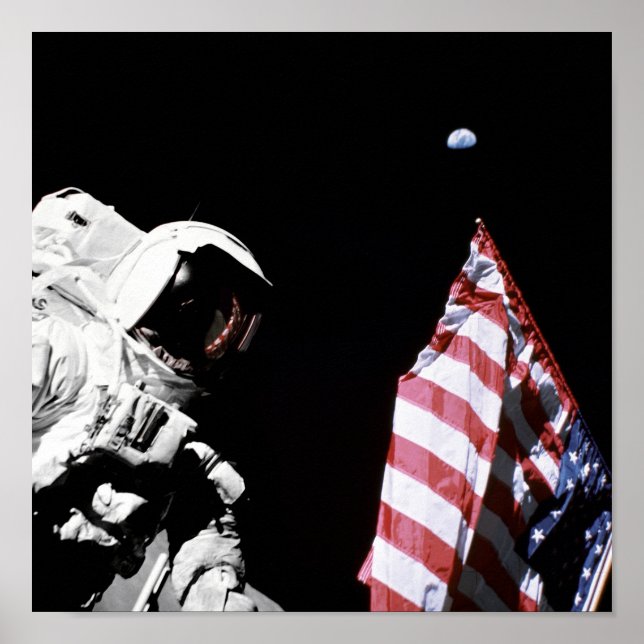 NASA Apollo 17 Astronaut Flagga Earth Måne Photo Poster (Framsidan)