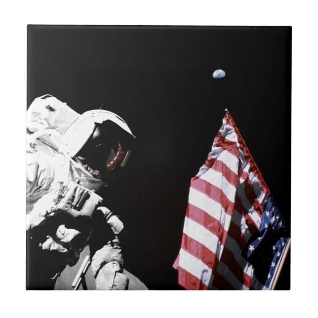 NASA Apollo 17 Astronaut Flagga Jord Måne Foto Kakelplatta (Framsidan)