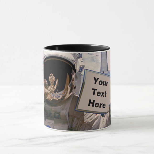 NASA Astronaut med skylt - lägg till anpassad text Mugg (Center)