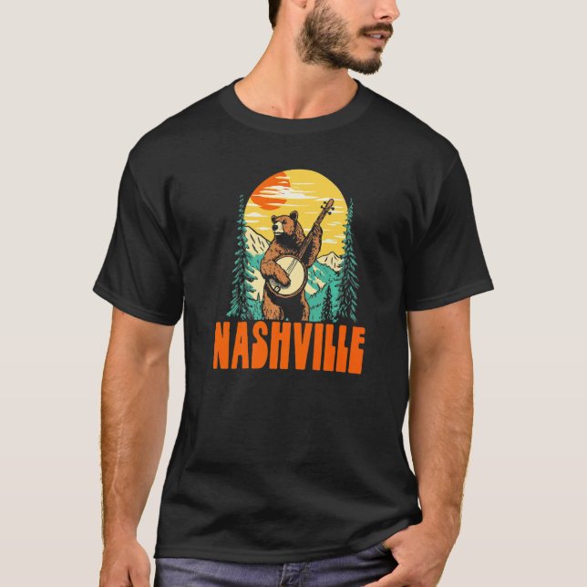 Nashville Banjo Picking Bear Outdoor & Music T Shirt (Framsida)