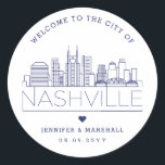 Nashville Skyline | Wedding Welcome Navy Runt Klistermärke<br><div class="desc">Enhance your wedding welcome packages or event party favors with a custom set of welcome stickers! These elegant yet minimal-style stickers are tailored for a wedding taking place in the beautiful city of Nashville. They feature a modern deco skyline with the name of the city integrated underneath. All elements of...</div>