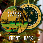 Nassau Handflatan Träd Bahamas Vintage Souvenirs 8 Julgransprydnad Keramik<br><div class="desc">Denna "retro Nassau of the Bahamas Vintage design" ger en underbar julklapp eller födelsedagspresent till fläkt av Nassau Nassau, huvudstad i Bahamas. Retro-sommarbesöksmönstret är en perfekt gåva till älskare och tropiska destinationer fläkt. Du kan anpassa och ändra mallen genom att justera, ändra eller ta bort texterna i den. Du kan...</div>