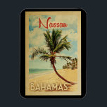 Nassau Handflatan Träd Vintage resor Magnet<br><div class="desc">En unik och modern Nassau Bahamas-konst i mitten av århundradet i vintage resor poster stil. Den har en böjd handflatan träd på sandstranden med hav under ett blått grumligt himlar.</div>