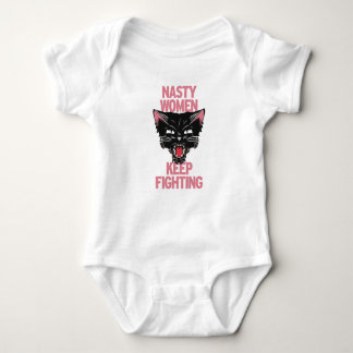 Nasty Women Behålla Fighing Onesy T-shirt