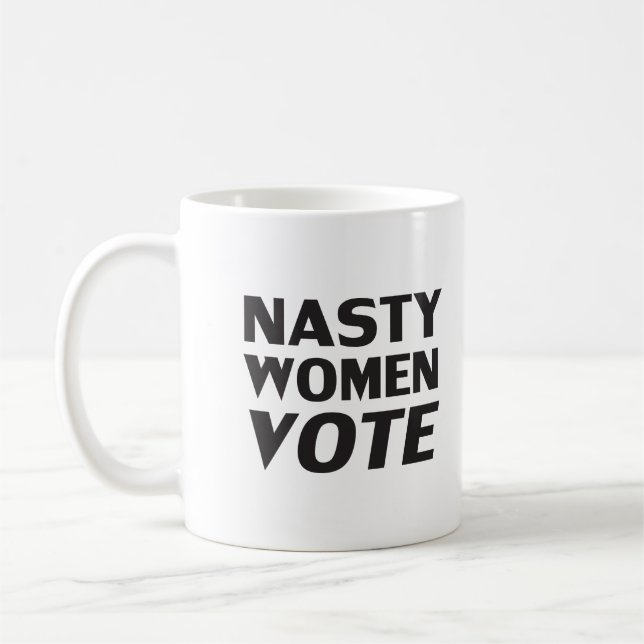 Nasty women vote - Svartvit kaffe mugg (Vänster)
