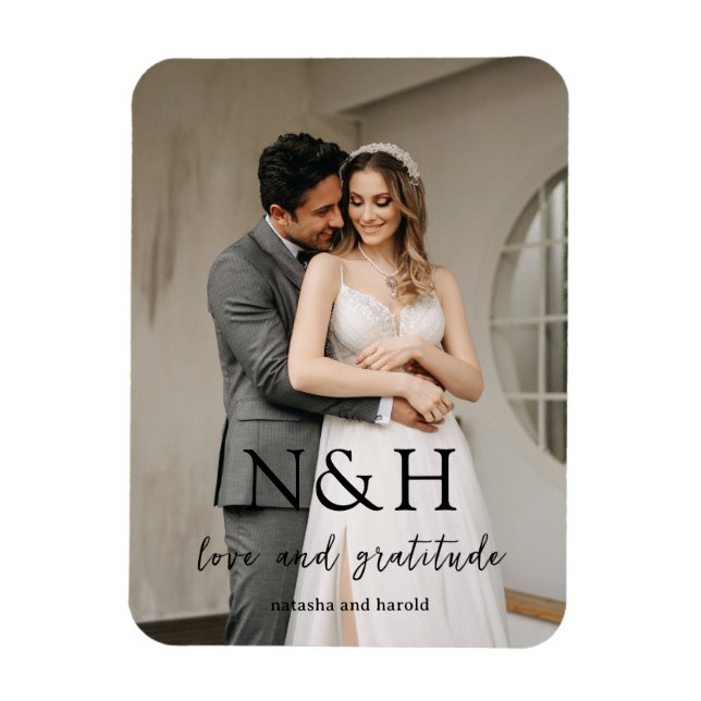 Natasha Photo Monogram Modern Bröllop Magnet (Vertikal)