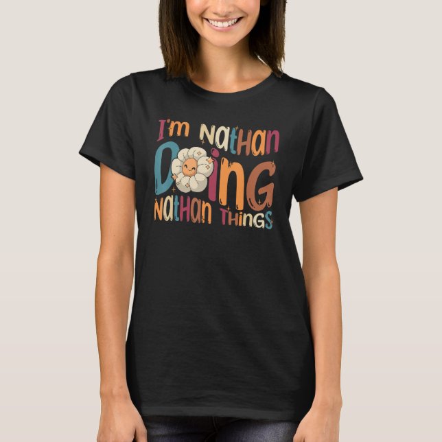Nathan Doing Nathan Sak Groovy Retro Natha T Shirt (Framsida)