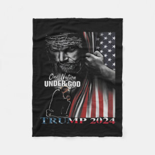 Nation under Gud Trump 2024 Guds amerikanska Flagg Fleecefilt