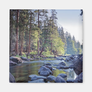 Nationalpark för Merced flod Yosemite på Magnet