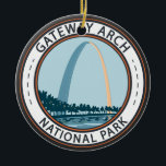 Nationalparksbricka för Gateway Arch Julgransprydnad Keramik<br><div class="desc">Gatewayvektorteckningsdesign. Parken ligger i St. Louis,  Missouri,  nära Lewis- och Clark Expedition.</div>