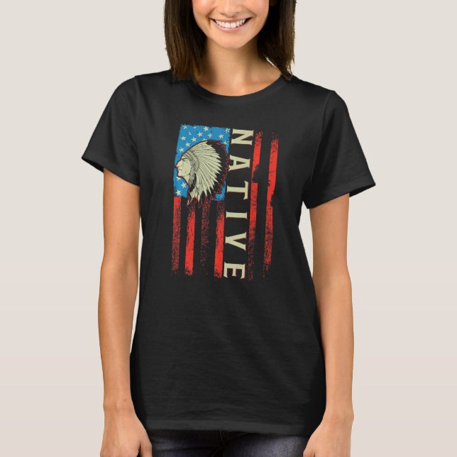 Native American Flag Chefen Traditionell US T Shirt (Framsida)