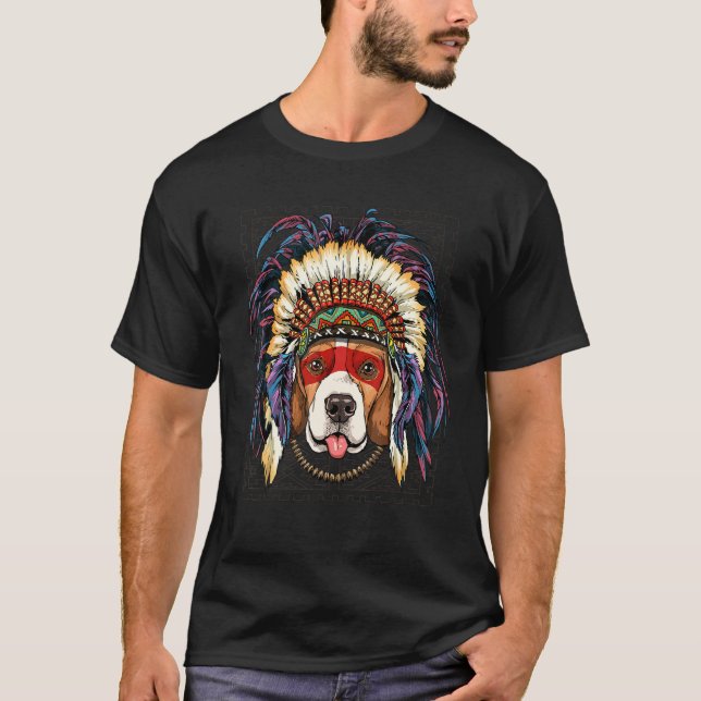 Native American Indian Beagle Dog  Indigenous Peop T Shirt (Framsida)