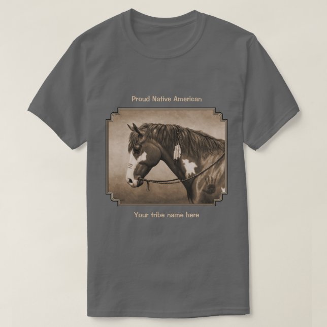 Native American Pinto Krig Horse i Sepia T Shirt (Design framsida)