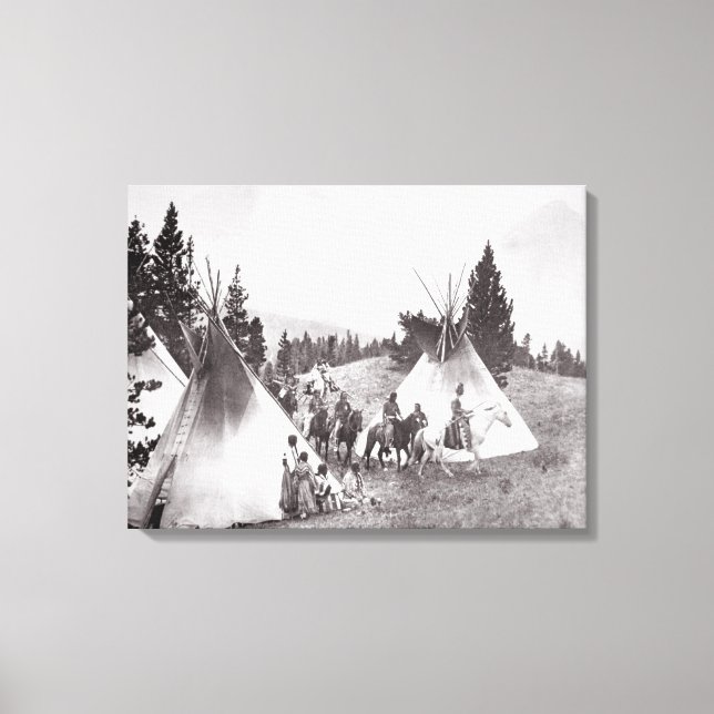 Native American Teepee Camp, Montana, 1900 (b/w) Canvastryck (Framsida)