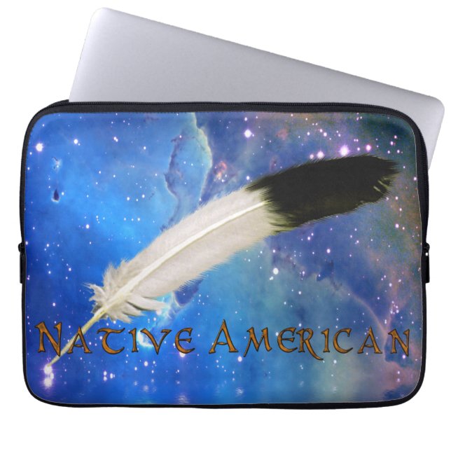 NATIVE AMERIKANSKA Fjäderfäen utanför rymden Lapto Laptop Sleeve (Framsidan)