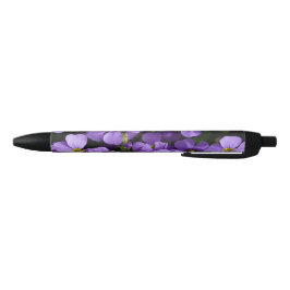 Nätt blek lila blommor