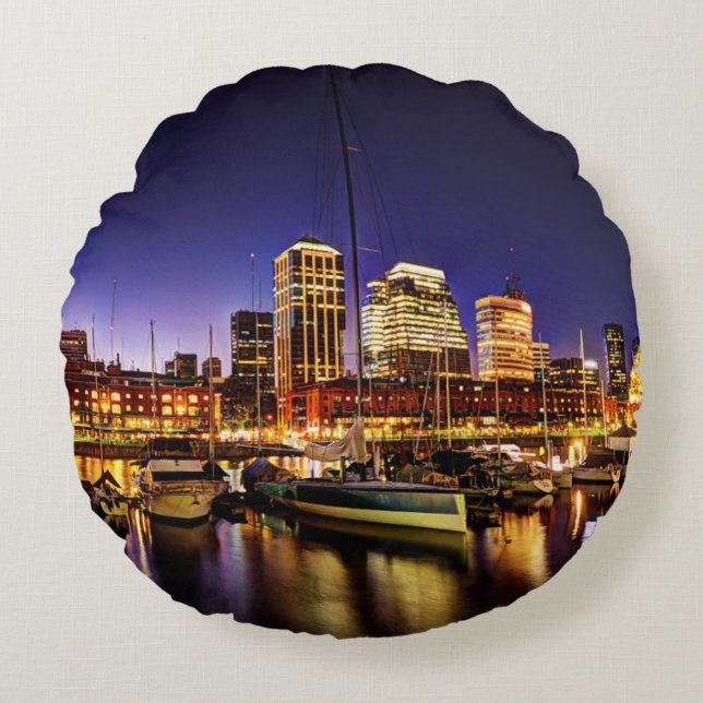 Natt på Puerto Madero Rund Kudde (Framsidan)