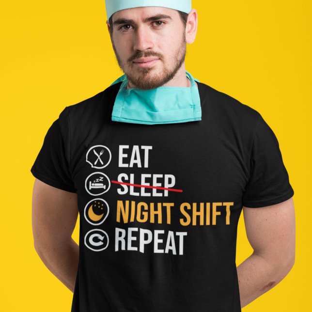 Natt Skift Worker Funny Satt T Shirt (Skapare uppladdad)