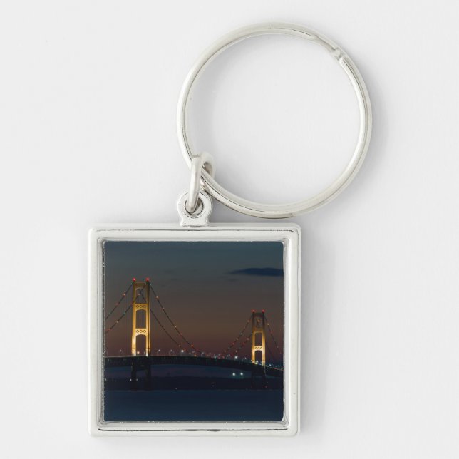 Natt vid Mackinac Bridge Fyrkantig Silverfärgad Nyckelring (Framsidan)