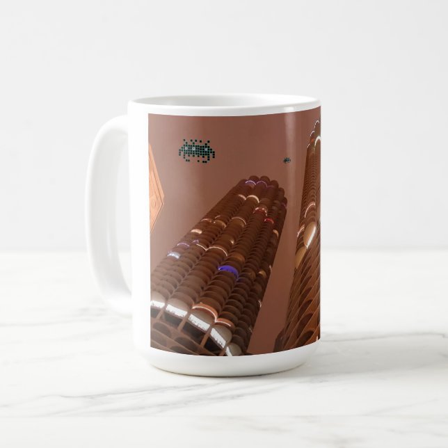Natten för Marina City-invaderarna Kaffemugg (Framsida vänster)