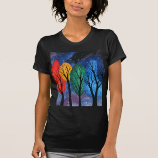 Nattfärg - för regnbåge himmel för träd swirly t-shirt