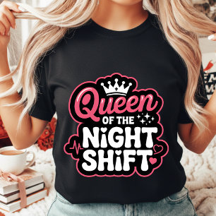 Nattpassets drottning Rolig rosa sjuksköterskekron T Shirt