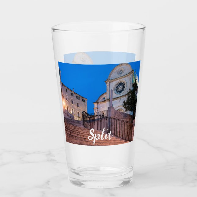 Nattvy över trappor och kyrka i Split, Kroatien Glaskopp (Framsida)