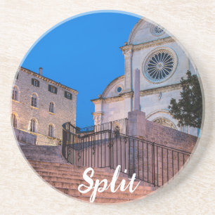 Nattvy över trappor och kyrka i Split, Kroatien Underlägg