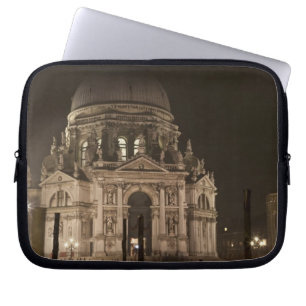 Nattvy över vatten av San Giorgio Maggiore Laptop Sleeve
