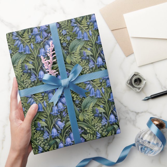 Naturalistisk blåbellsbladillustration presentpapper (Gifting)
