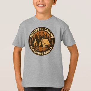 Naturen ringer. Äventyr väntar! inspirerande T Shirt
