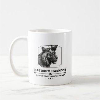 Naturens harmoni, tigern och fjäril kaffemugg