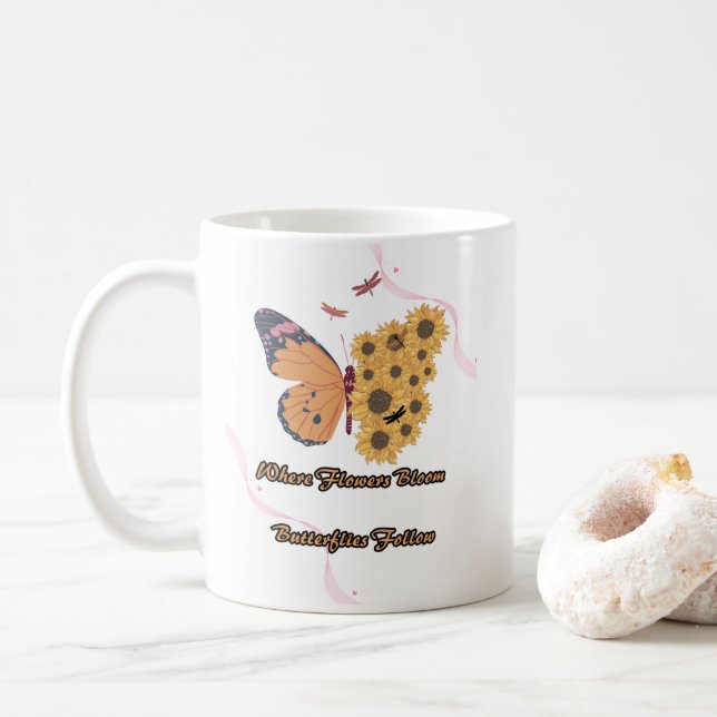 "Naturens skönhet: Där blommor blommar och fjärila Kaffemugg (Med munk)