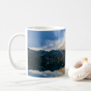 Naturfoto i bergsområden och Sjö Kaffemugg