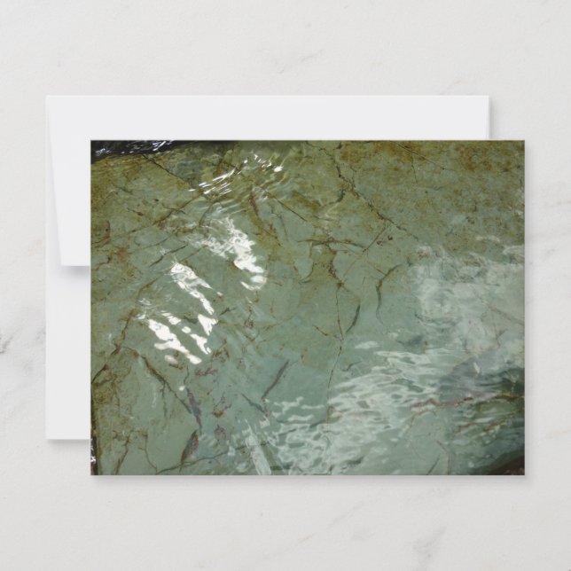 Naturfoto i Vatten-täckt Sten (Framsida)