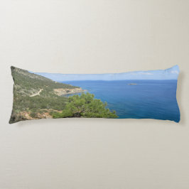 Naturfotografi för Medelhavsberget och havet Kroppskudde