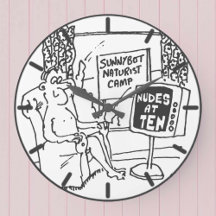 Naturist tittar på TV-Tecknaden.
