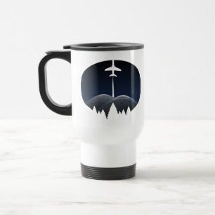 naturlig nattvy med förbiflygande flygplan resemugg