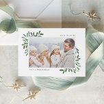 Naturligt Glatt | Foto för vattenfärg i Elegant Julkort<br><div class="desc">Det här enkla och elegant naturinspirerade helgdag har ett vågrät- eller landskapsinriktat foto som läggs till i hörnen med sprit av en bra vattenfärgad grönt i skogen. Anpassa med anpassningsbarna hälsning (visas med "Joy to the World"), året och din familj namn i modern skrift. En botanisk elegant för julen 2021...</div>