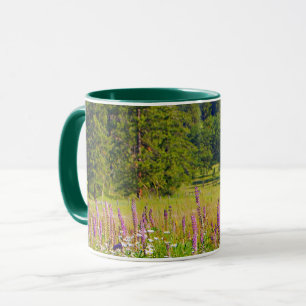Naturscen, grönt, violett, ängsmark, vilda blomm mugg