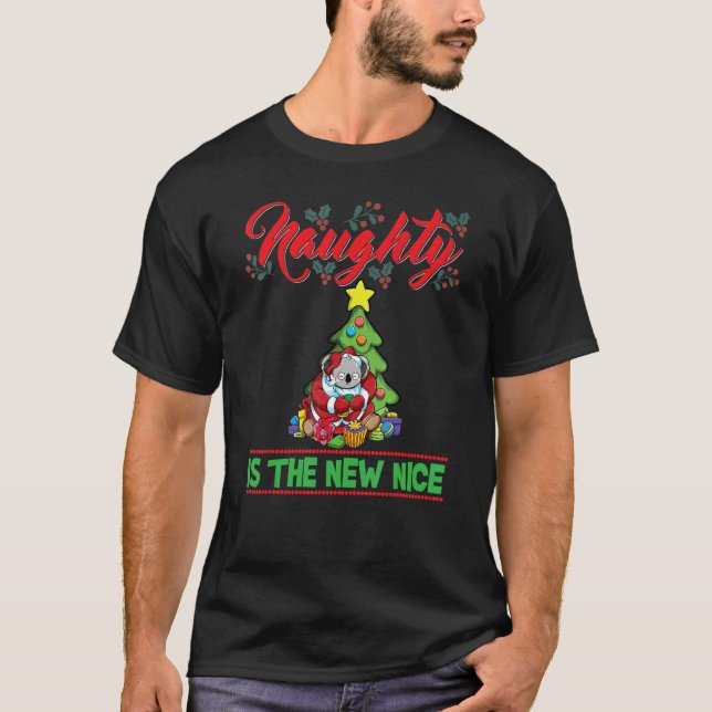Naughty är den nya jultomten i Nice Julafton_15 T Shirt (Framsida)
