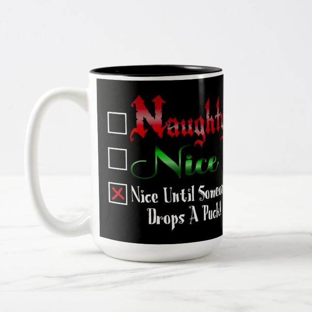 Naughty eller Nice Ice Hockey Fläkt Edition Black Två-Tonad Mugg (Vänster)