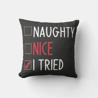 Naughty Nice I Trött jul, svart och röd Kudde