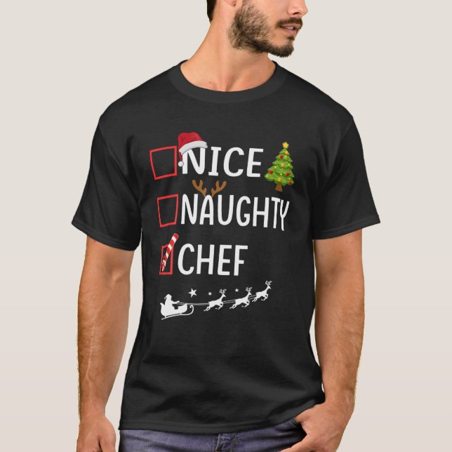 Naughty Nice-kock jul Pajamas Funny Santa Cl T Shirt (Framsida)