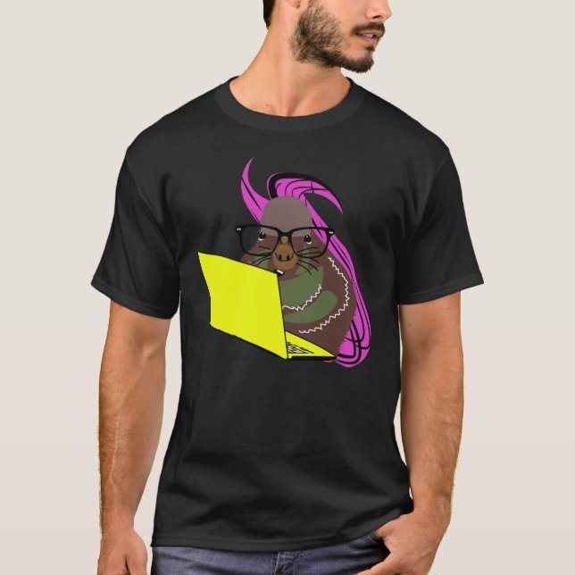 Naughty Squirrel #152 T Shirt (Framsida)