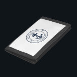Nautical Anchor Boat Namn Navy Blue Boating Anpass<br><div class="desc">Lägg till namn och plats för din båt eller kapten genom att klicka på knappen "Personalisera" ovan. Lägg segeln i stil med vår anpassningsbar nautisk-temabevakad sjöräddningsplånbok, den ultimata följeslagaren för ditt maritima äventyr. Den här plånboken skryter med en söt design som inspirerats av havets underverk och som innehåller klassiska marina...</div>