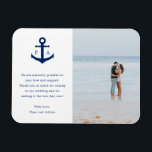 Nautical Anchor Monogram Photo Wedding Favor Magnet<br><div class="desc">Magnet Nautiskt bröllop med ett marinblått ankare med ditt monogram på vardera sidan tillsammans med ditt tack. Till högerna är ditt favoritfoto. De här enkla nautiska magneterna är perfekter för ett strandbröllop på sommaren och gör underbara bröllopsförmåner som dina gäster vill behålla.</div>