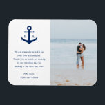 Nautical Anchor Monogram Photo Wedding Favor Magnet<br><div class="desc">Magnet Nautiskt bröllop med ett marinblått ankare med ditt monogram på vardera sidan tillsammans med ditt tack. Till högerna är ditt favoritfoto. De här enkla nautiska magneterna är perfekter för ett strandbröllop på sommaren och gör underbara bröllopsförmåner som dina gäster vill behålla.</div>