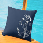 Nautical Anchor & Rope Monogram för marin blå Frak Kudde<br><div class="desc">Trendigets marinblå frakt nautisk och rep monogramkudde. Ankarpar för frakt med monokemblem för repor placerat i hörndelen av kudden för modern nautisk temdesign. Den omvända sidan har en modern utformning av trendiget marin och vit rand. Illustrerar handritade teckningar med hjälp av Moodthology.</div>